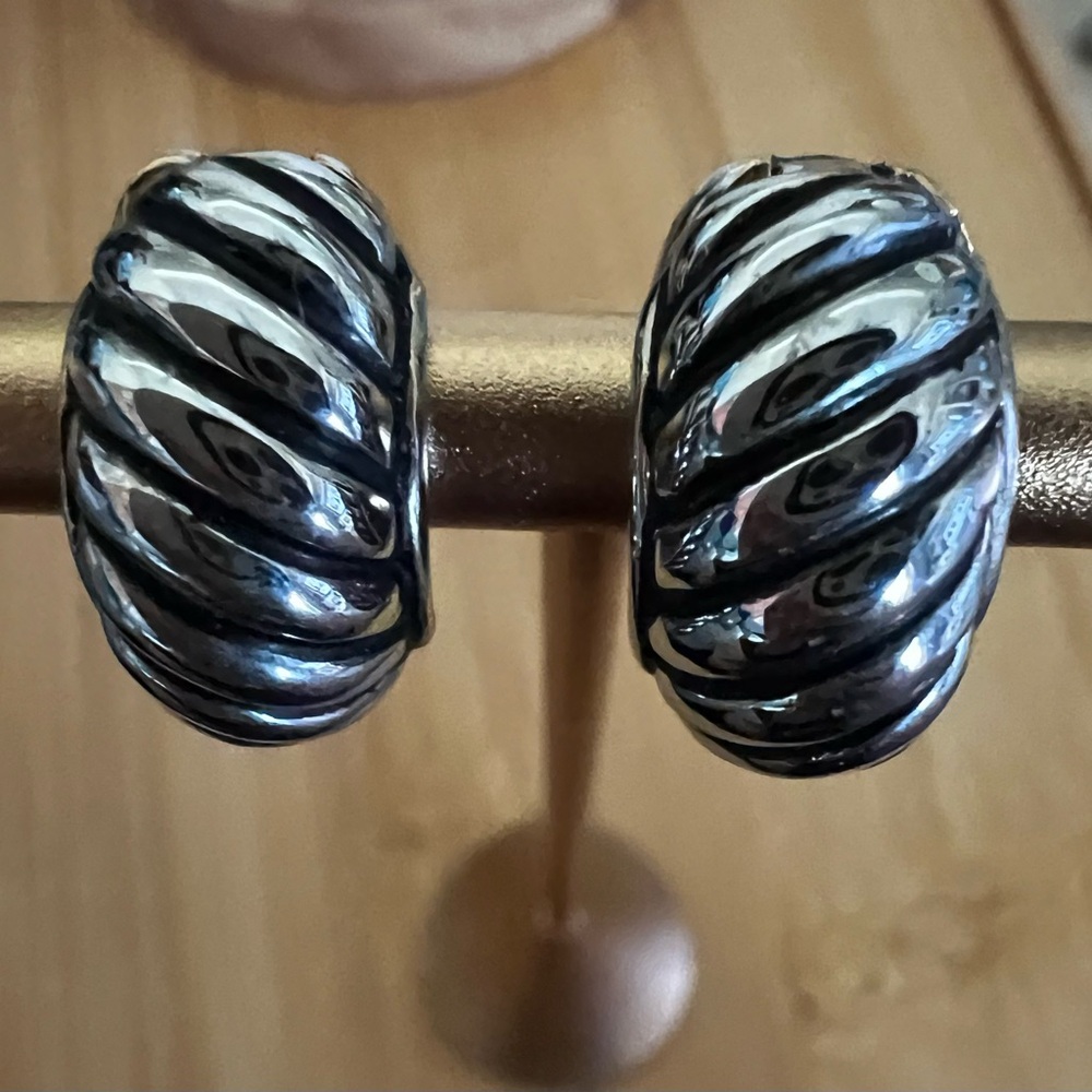 Magnetic Silver Ribbed Hoop Earrings and Solid Design 2 in 1